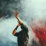 Bad Bunny é Anunciado como Atração Principal do Show do Intervalo do Super Bowl LX